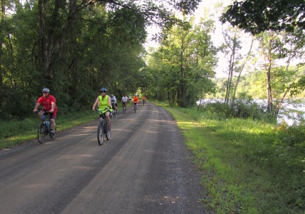 CCT Tour - On River Road